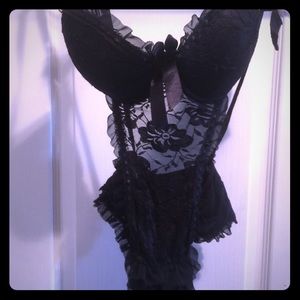 Women’s Black lace lingerie